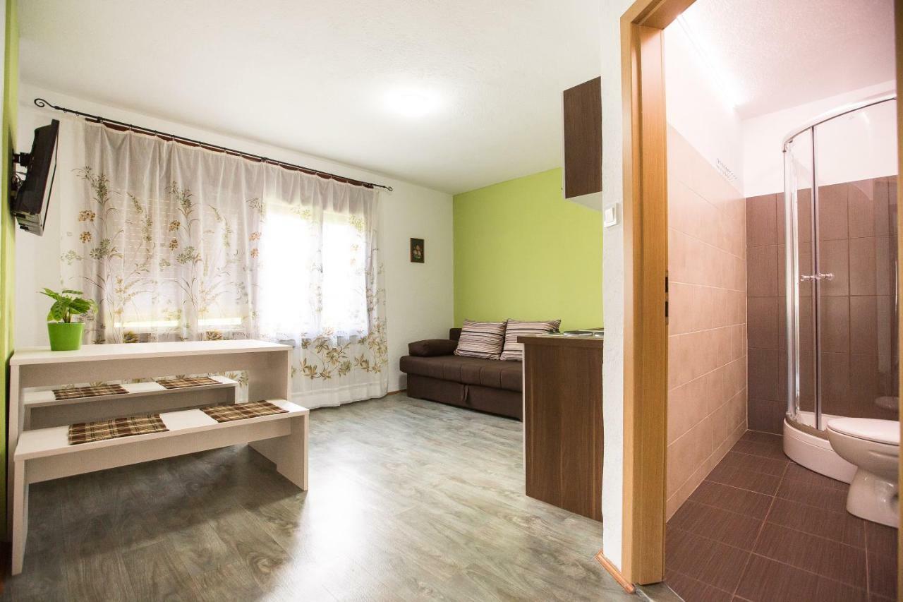 Asgard Guesthouse Josipdol Kültér fotó