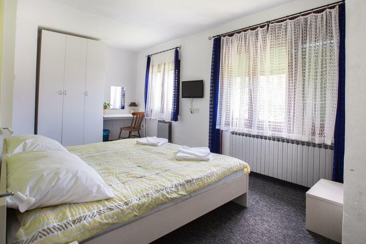 Asgard Guesthouse Josipdol Kültér fotó